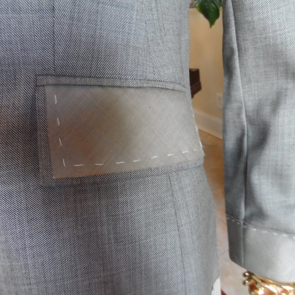 Moschino ChipandChic Ligth Gray Skirt Suit w/Trapunto Stiching Detasil Size US 6 - Picture 10 of 16